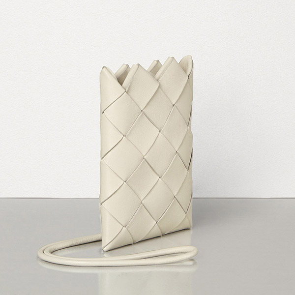 【すぐ届く】ボッテガヴェネタ コピー★細身ストラップ付き レザーミニポーチ 619019VCQC47566